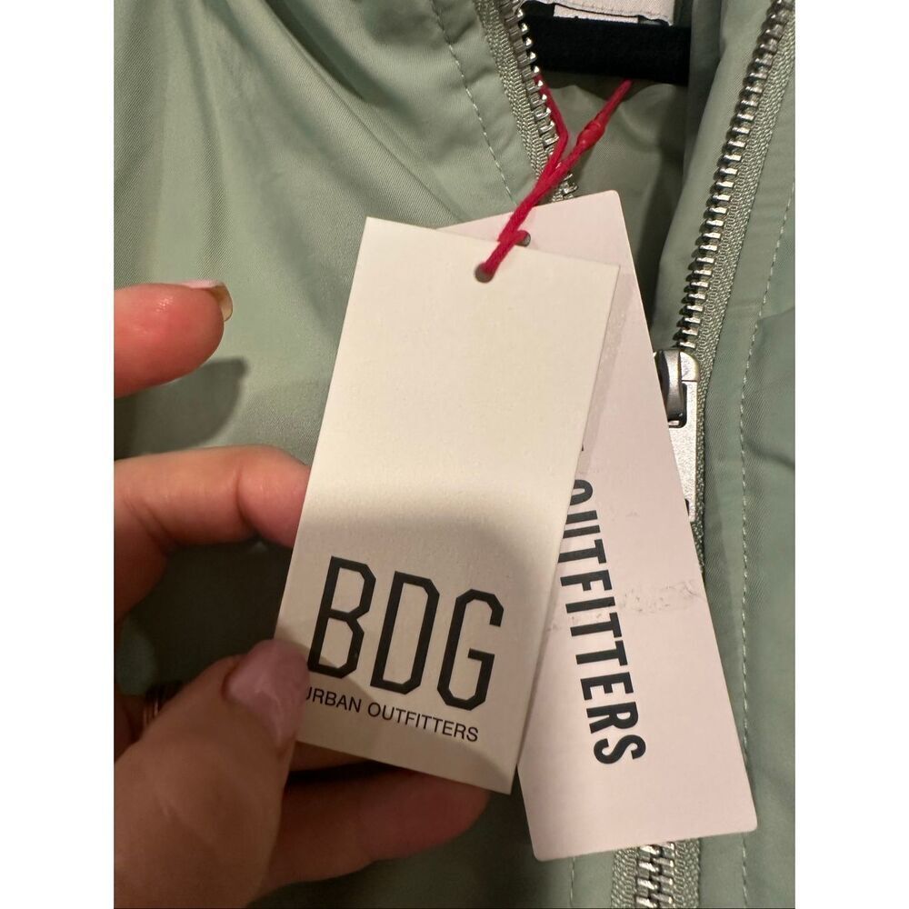 BDG Urban Outfitters Elton Bomber Jacket Green Ruched Sleeve Cropped M, NWT - Picture 2 of 10